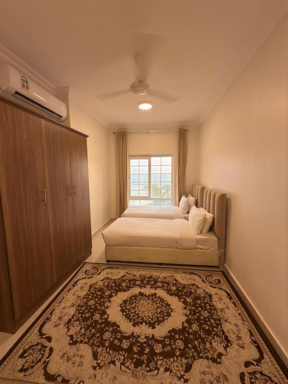 Golden Apartment *
